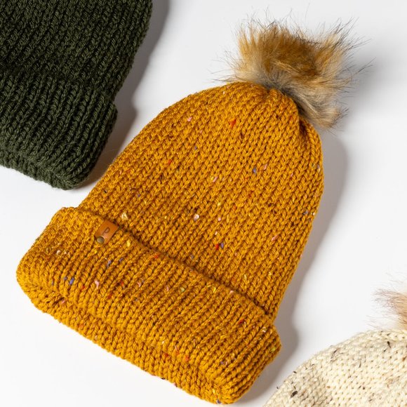 Kids toque with pompom - Picture 4 of 12